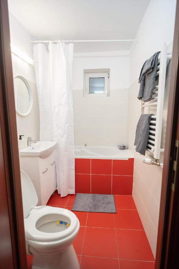 Spacious 2Br Dristor Apartment بوخارست المظهر الخارجي الصورة