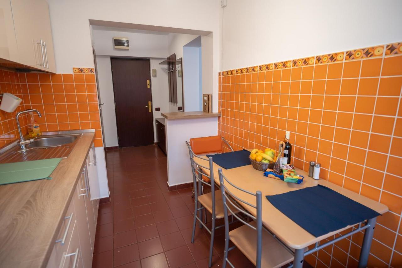 Spacious 2Br Dristor Apartment بوخارست المظهر الخارجي الصورة