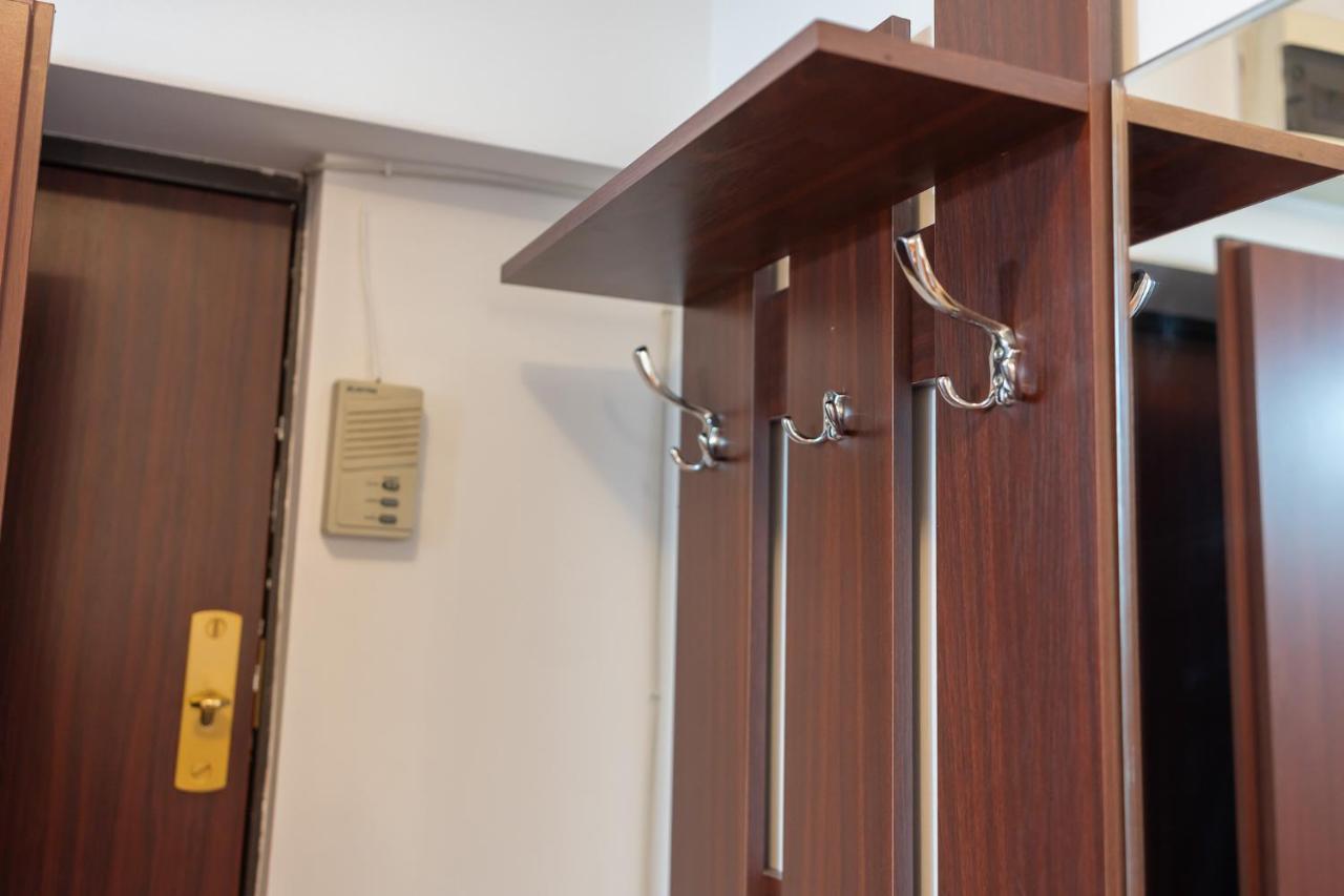 Spacious 2Br Dristor Apartment بوخارست المظهر الخارجي الصورة