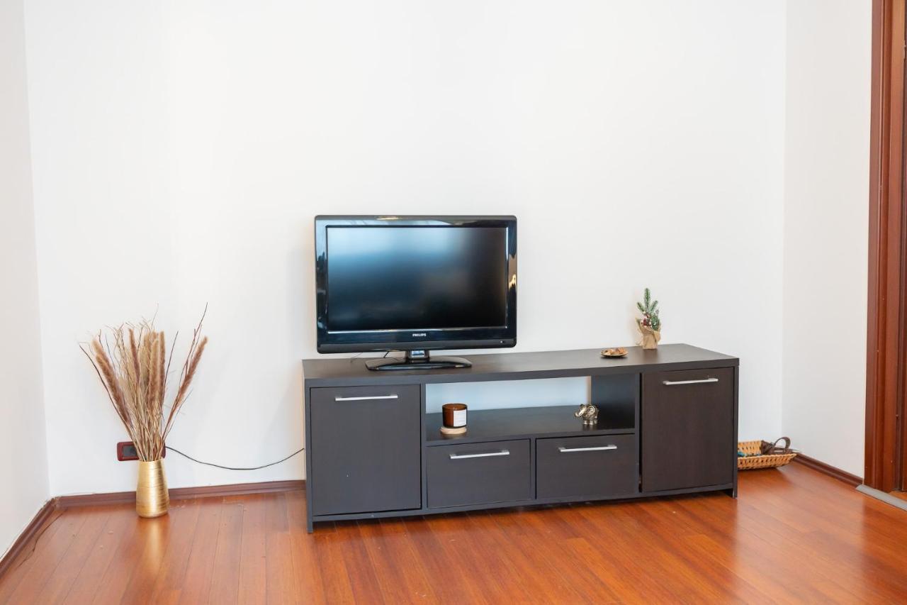 Spacious 2Br Dristor Apartment بوخارست المظهر الخارجي الصورة